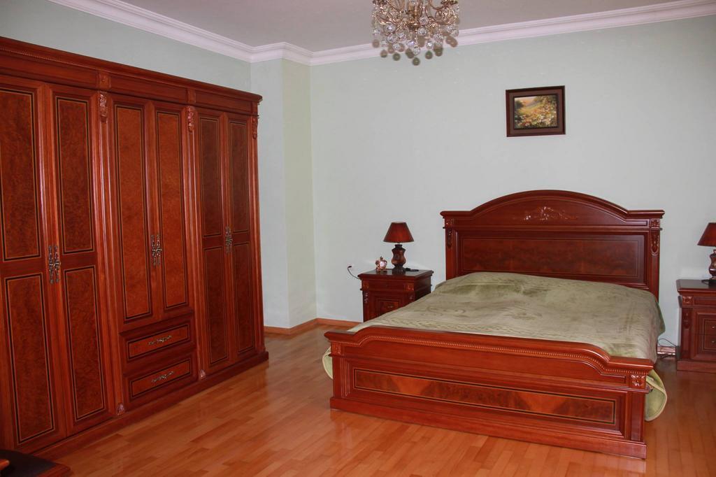 Guest House Kartvelishvili Batumi Esterno foto